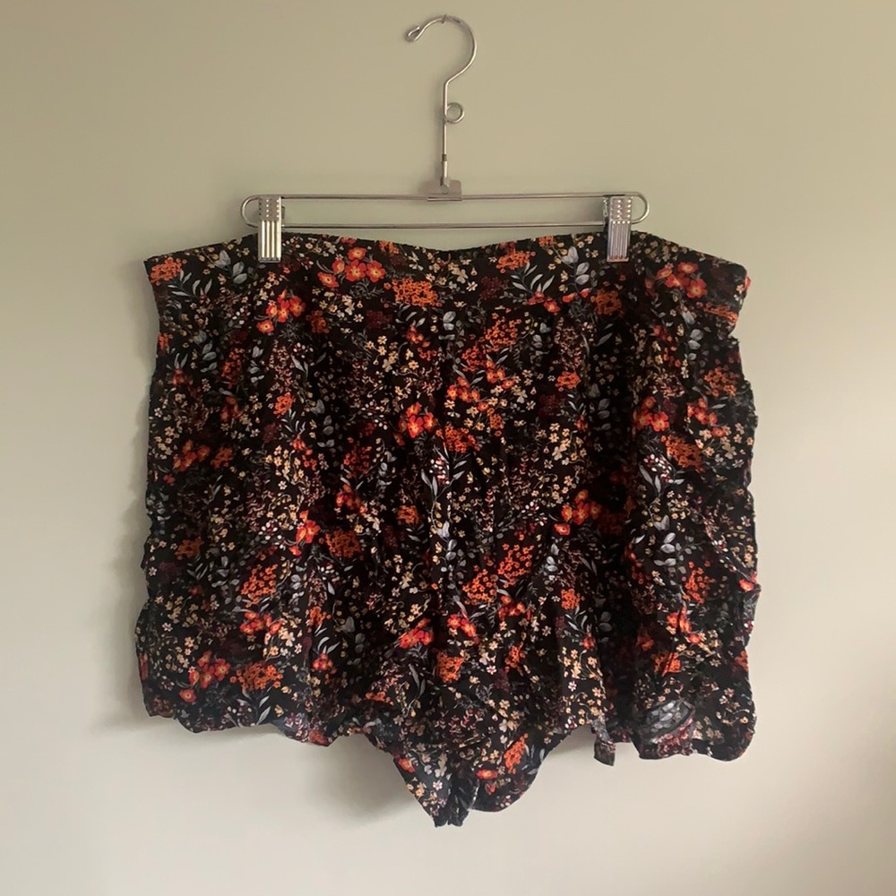 Floral Print Shorts - Elastic Waistband